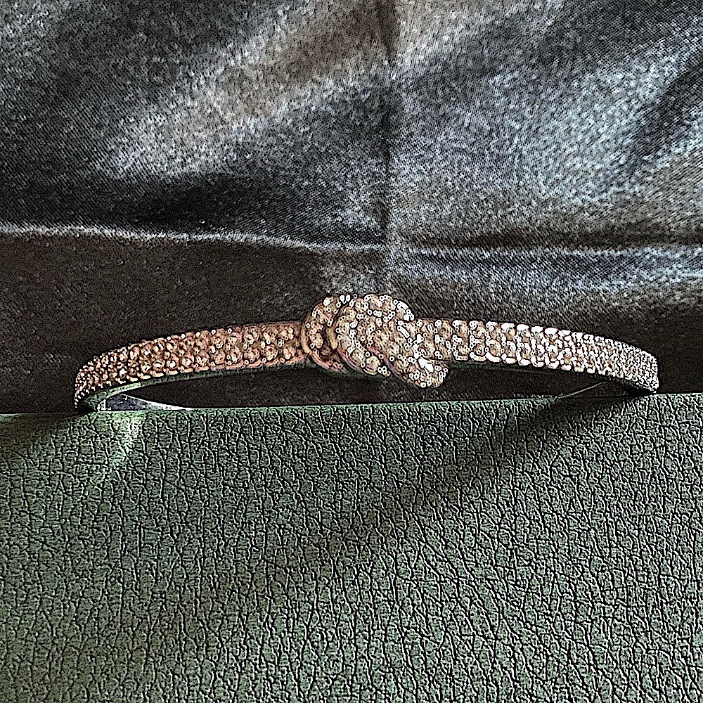 ✨Givenchy - Crystal Pavé Knot Bangle Bracelet✨
NWOT/NO ORIGINAL BOX - Picture 8 of 16